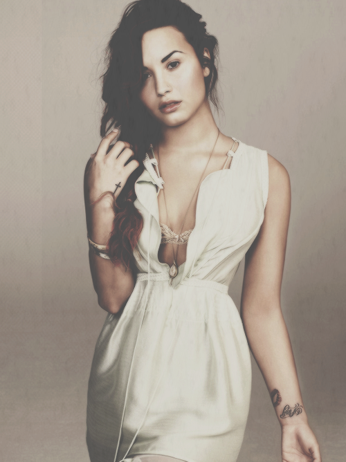 luvsdemi:  “and if you think you’re alone, put on my music, because I’m going