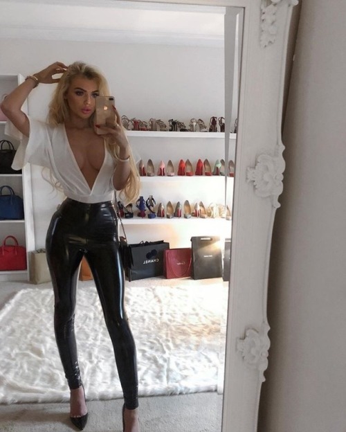 https://tightshinemodels.tumblr.com/post/172241771916