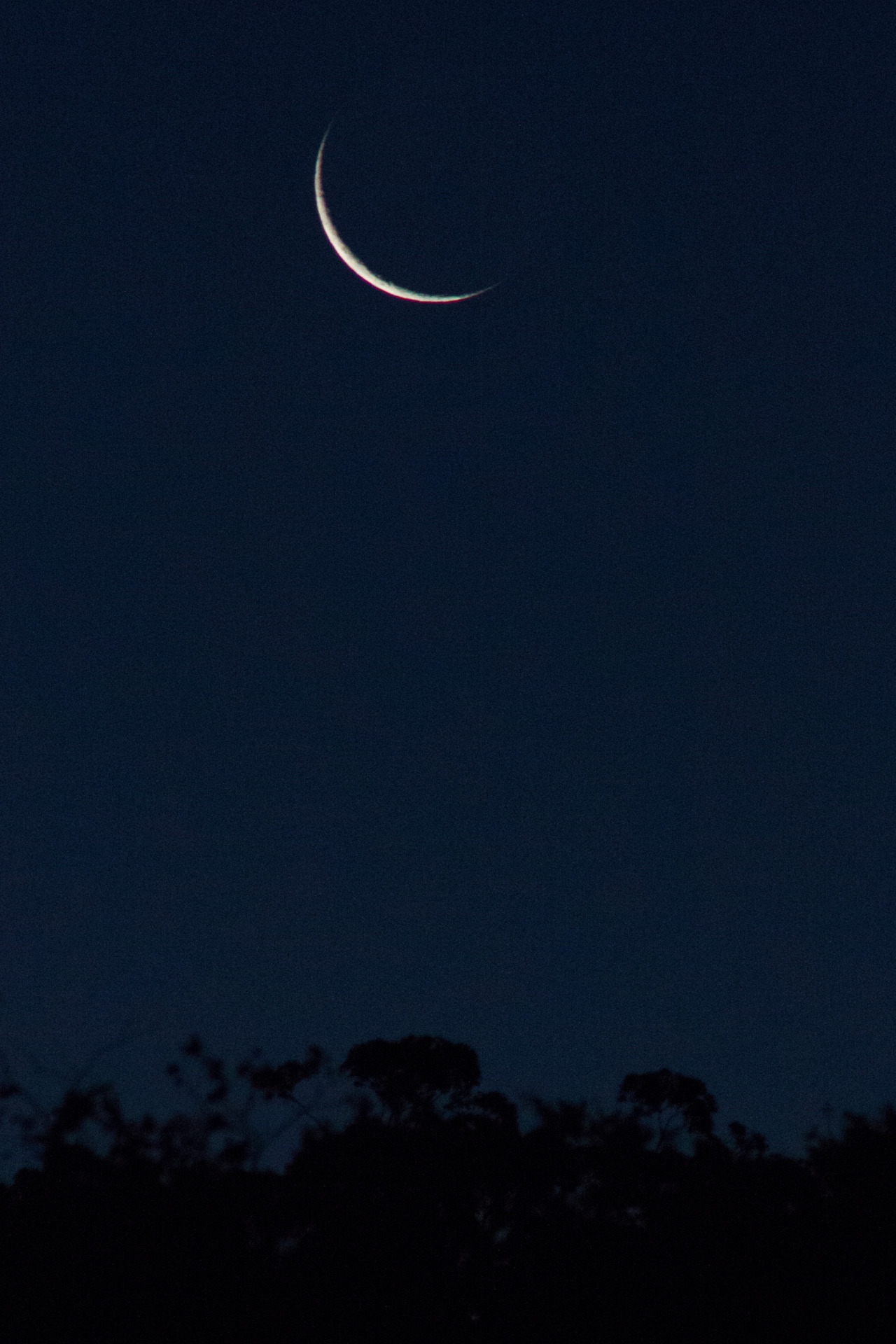 sexy-uredoinitright:  The night sky smile… When the night smiles at you, you smile