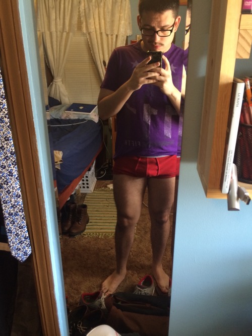 camouflage-and-glitterbombs:  It’s hot out. can I just go to the mall like this? 