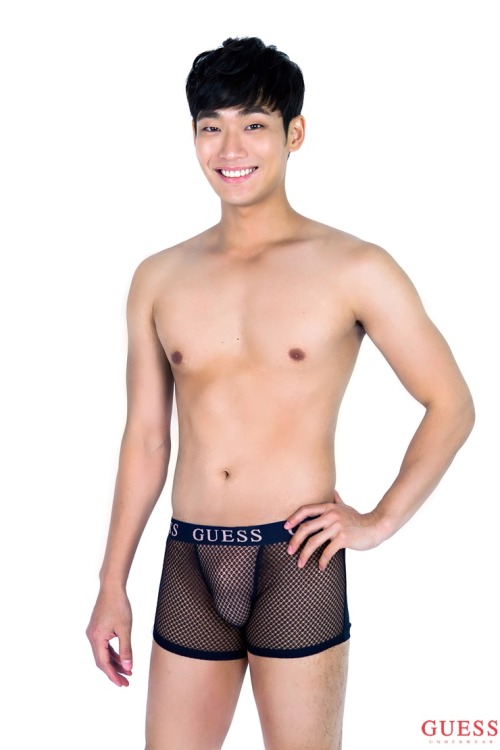 korean-hotshot:  헐누구임졸귄데?