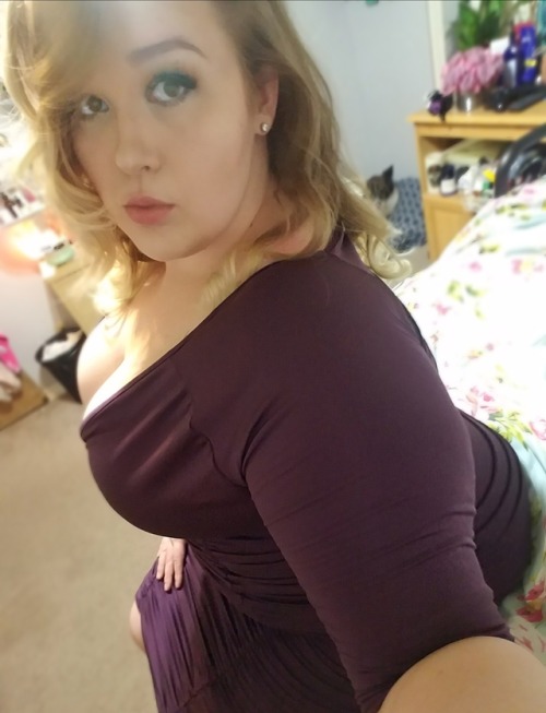 o-leigh-ander:  You guys owe the man that spoiled me with this dress so so much. (I’ve already thanked him.)