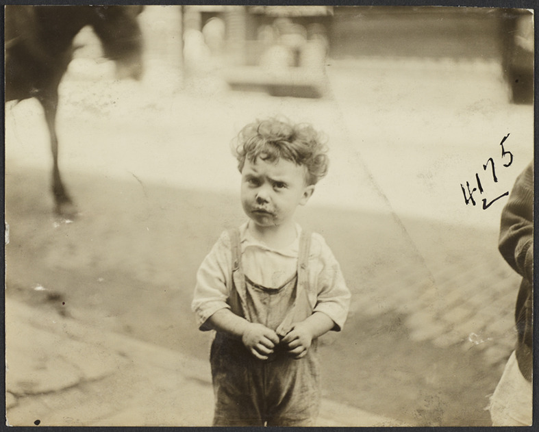 onceuponatown:  New York: Street kids. Early 1900s. Photography by Jessie Tarbox