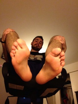 gayfootfetishzone:  Hookup with a hot guy