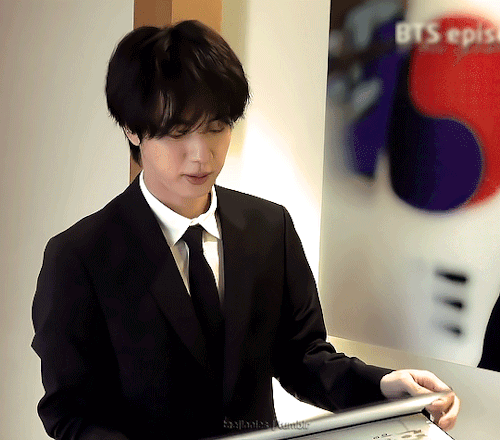 Unboxing Time With Seokjinnie 