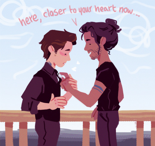 strawberrypirates: my headcanon that Ed gave izzy his ring for being such a good first mate :) (plat