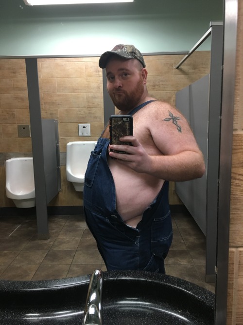 bigboysandbears:  infamousmetz:  Heh  Very Sexy!!! 