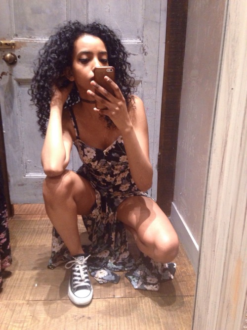 fckyeahprettyafricans:  Eritreaadorealiana:  Florals? For spring? Groundbreaking. 🌸