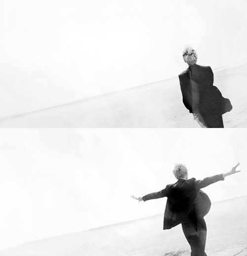 flawless96-blog:  Don’t get too close to me, it’s dark inside. 