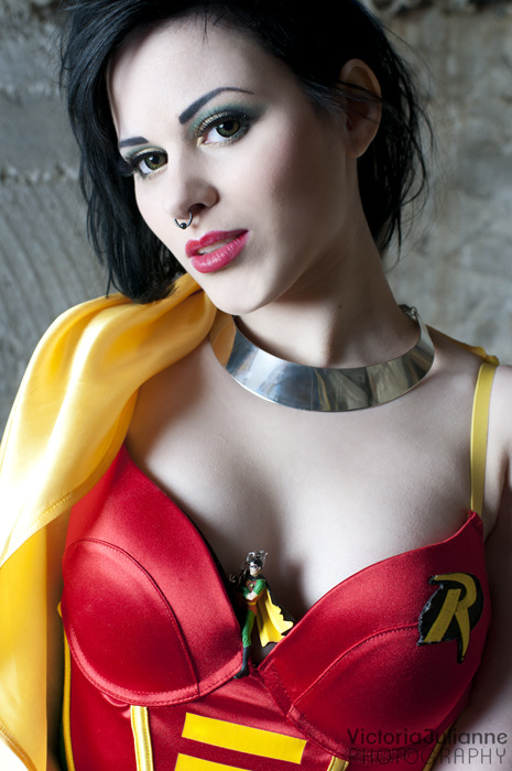 savingthrowvssexy:  Robin by EleanorVeter