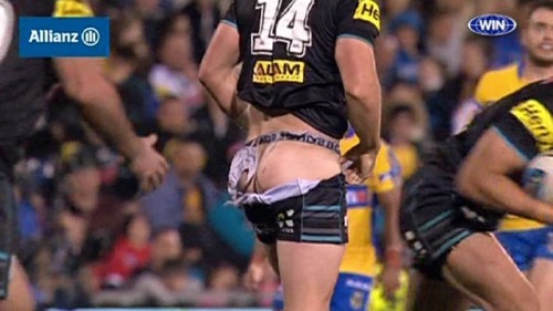 realundiemen: Bryce Cartwright…..tearing his undies off