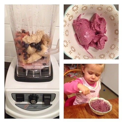 Day 18! Raw ice cream! All you need is an optimum blender and frozen bananas! I always add superfoods to Issys! Today we have bananas, blueberries, superfood for kids C berry blast, calcium green and cashew butter! Blended until completely smooth! I...