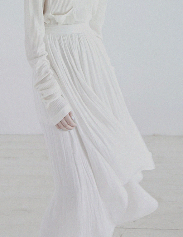 opaqueglitter:  &lsquo;White&rsquo; ph. Kasia Bielska   .