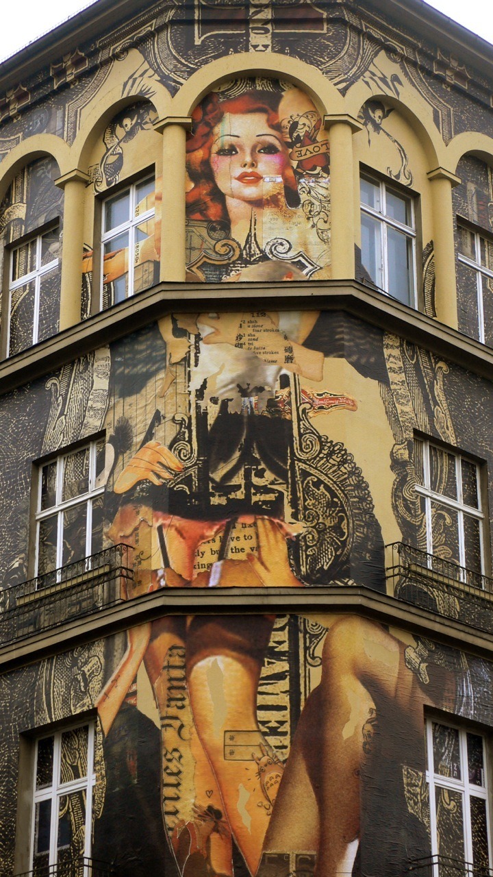 hifructosemag:  Amsterdam-based collage artist Handiedan recently visited Berlin