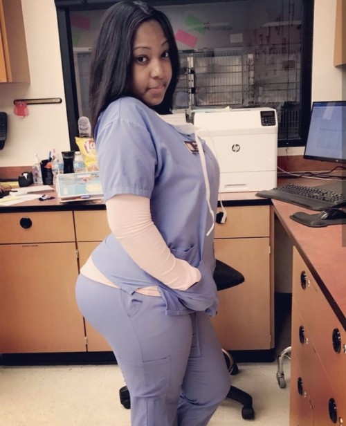 kingjazziedad:  DeliciouslySexy. Curvy. BootiDelicious Mami     Ms ActingLightSkin ❤️ ❤️ ❤️  Sexy pretty thick nurse lady. 