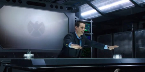 I swear. Funniest scene in the series so far. Incredibly skilled agents just got owned by an holographic table.