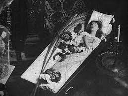 dead-people-cant-stand:this is NOT a postmortem. This is a famous lady who slept in her coffin for 4