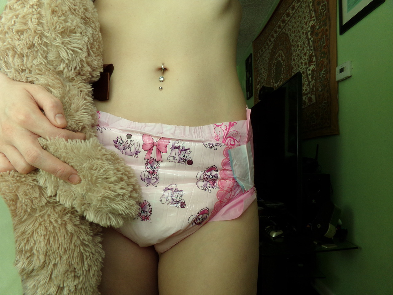 littlelady-lulu:  Everybody knows, I’m yours 💕Do not interact with me or my