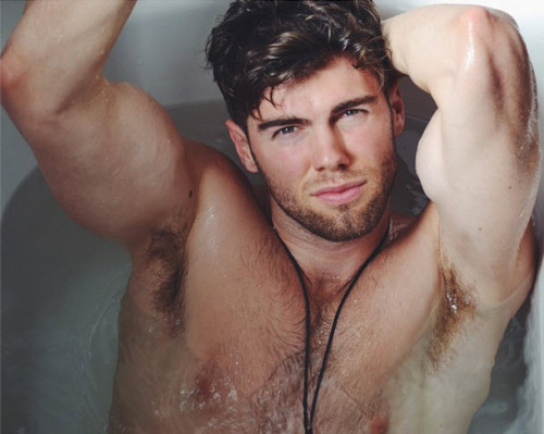 fckyeahantm:  Ben Schreen | Cycle 21 Photo: Bozwell Photography 