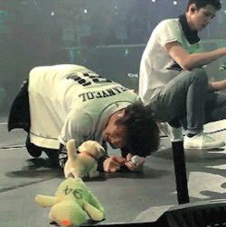 baehkhun:puppyeol found another puppy to play with ♡