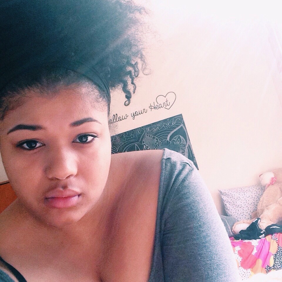 whoistorrie:  ✊🌸🌻