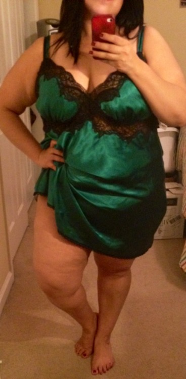 realcurveslatina2012: Love your curves and all your edges, all your perfect imperfections Emerald be
