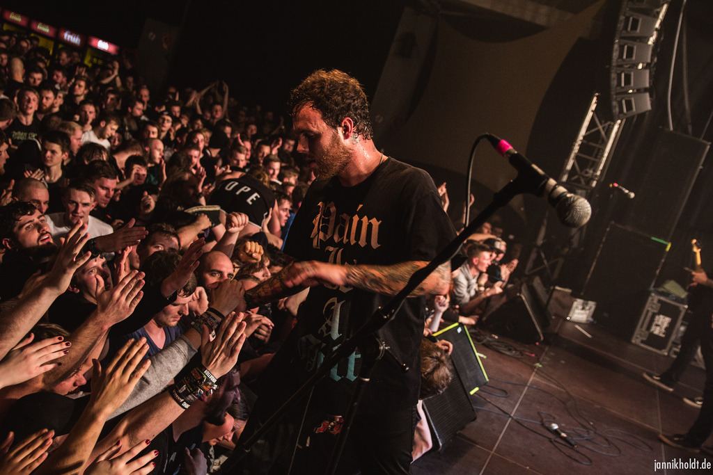 toxicremedy:  Stick To Your Guns (by Jannik Holdt)