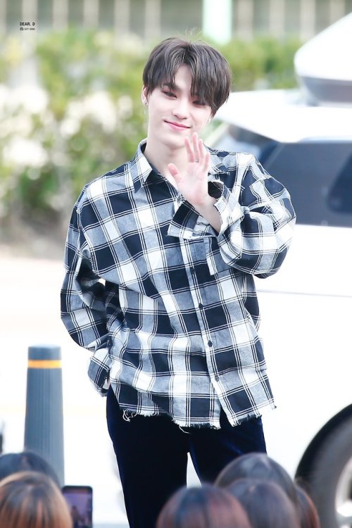 190928 — Show Music Core Fanmeet © DEAR. D | do... : DINODATA