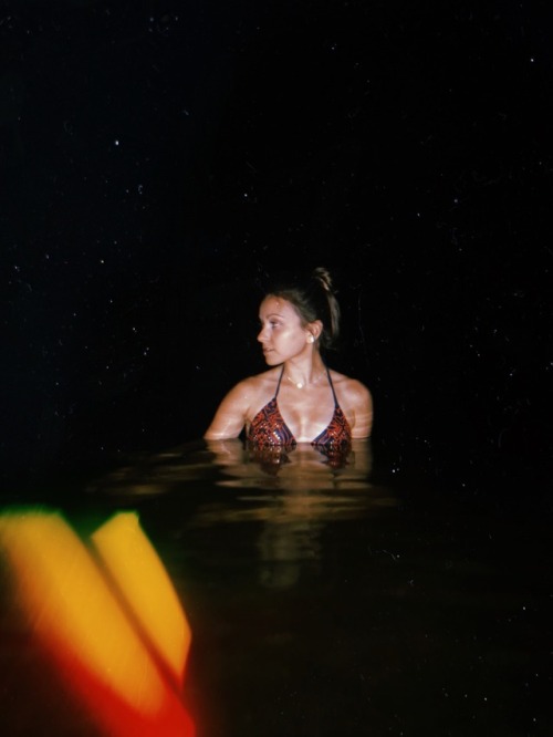 July 10, 2018 // 11:54pmnight swimminghttp://twitter.com/silencedhippie