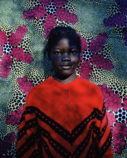 24kblk:  from the series, flamboya by vivanne sassen. 2010.