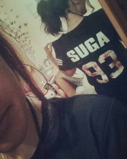 Heyyy finally I have my hyyh t-shirt of SUGA!! Thank you so much to my sister (not sister) Vir :)