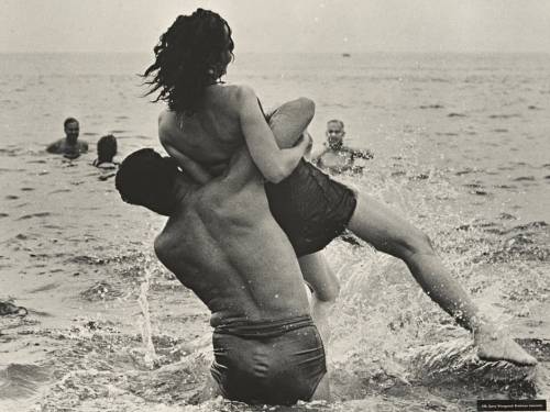 undr: Garry Winogrand. Coney Island, New York, 1952