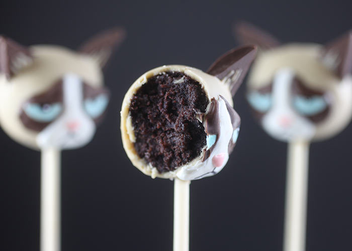 foodffs:  Boo cake pops Really nice recipes. Every hour.