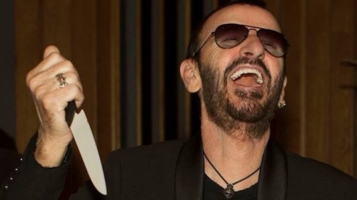 ringofromstatefarm:maybe ringo shouldn’t be allowed to carry knives