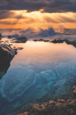 captvinvanity:  What lies beneath| Photographer