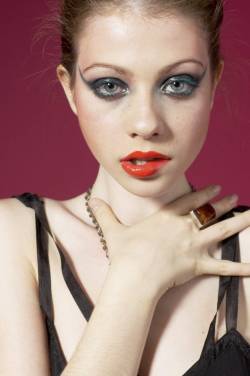 kant1kad:  randomtrachtenberg:  This right here is a good picture of Michelle Trachtenberg. Look at those eyes. Look at those eyes.This right here is a really old picture of Michelle Trachtenberg. That does not mean it’s a bad one.  Encore plus…