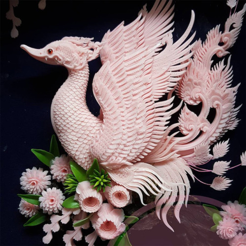 sixpenceee:  These are the works of Thai artist Narong who carves out delicate and intricate pattern