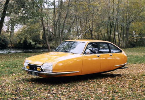 (via Google Image Result for http://theheritagestudio.com/wp-content/uploads/2014/06/flying_citroen-