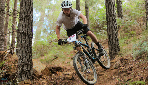 runyoudown: Sam killin it at the Gravity Enduro at Bright.Nov 2013