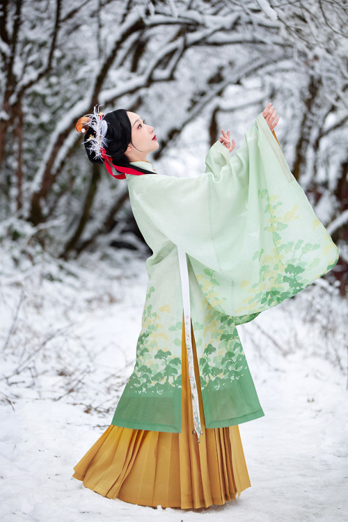 hanfugallery: chinese hanfu by 瞳莞汉服