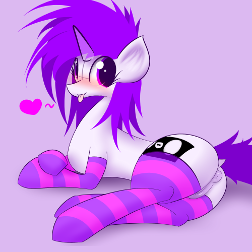 sketchy-replies:  This seems like a good celebration. Have a cute Sketchy in socks <3  c: