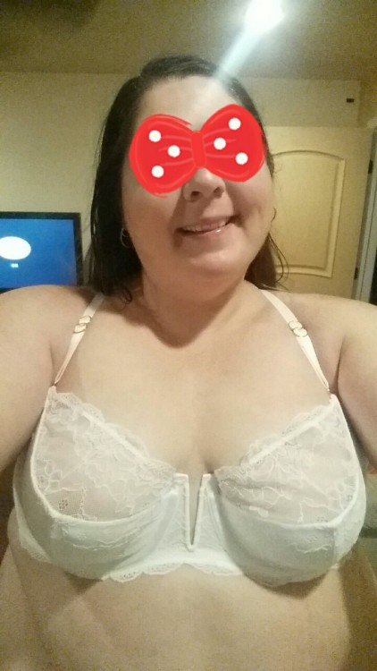 whitegurl4blks: Shopping trip today. Loving the quarter cup bra. So sexy! #bbw #bbclove #me #boobs