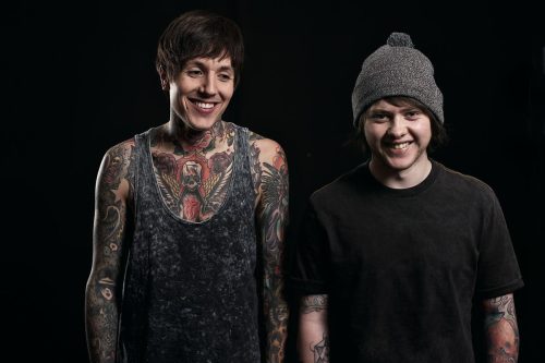 olober-psycho:  aww why haven’t I seen this picture with Lee in it he looks so cute 