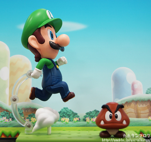 cklikestogame:  ohnoraptors:  Nendoroid Luigi!  Hey. Hey, Casey. Lookit!  HOLY NUT