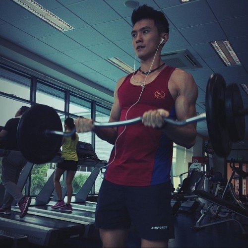 merlionboys:  merlionboys:  Fan Submission: Enjoyed your ride to work and school this morning? Nice 