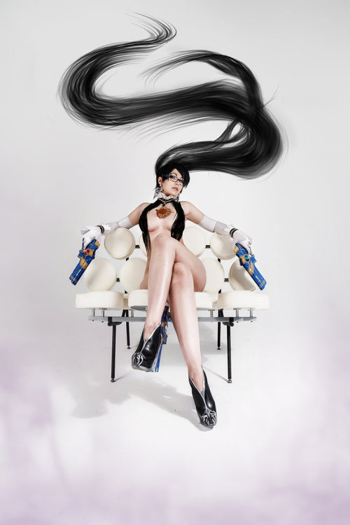 sharemycosplay:  Cosplayer Arienai-Ten with a breath taking shot of her as a “Naked” #Bayonetta! #cosplay #videogameshttps://www.facebook.com/pages/Arienai-Ten/300740450006174Interviews, features and more. Visit http://www.sharemycosplay.com Sharing