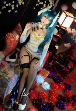 cosplay-soul:  Miku Hatsune | Vocaloid 