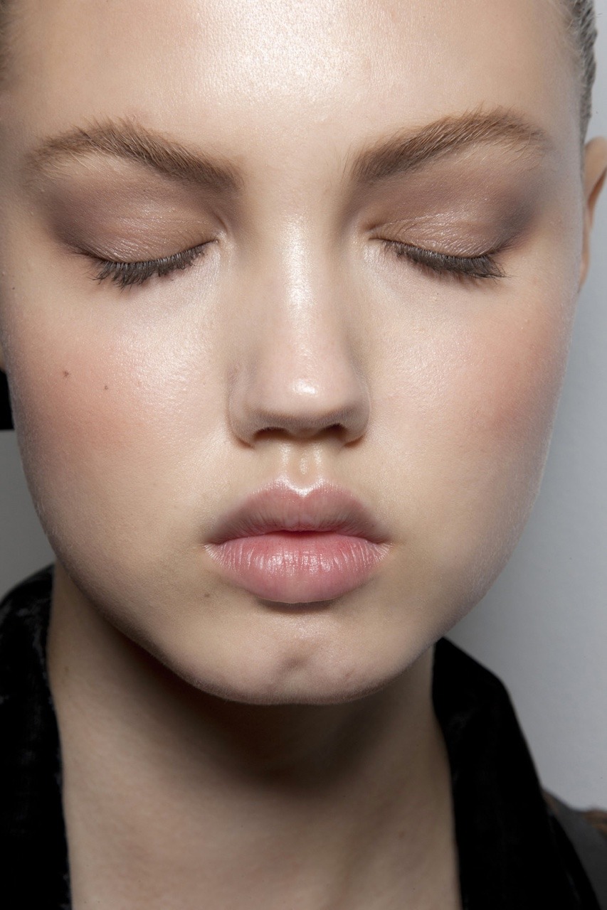 velvetrunway:  Versace SS 2011 - posted by frenchoffence