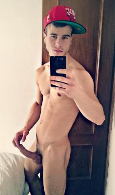 mensselfies:  Adonis Nakedhttp://adonisnaked.tumblr.comMen’s