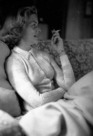 Sex gatabella:Lauren Bacall by Milton H. Greene pictures